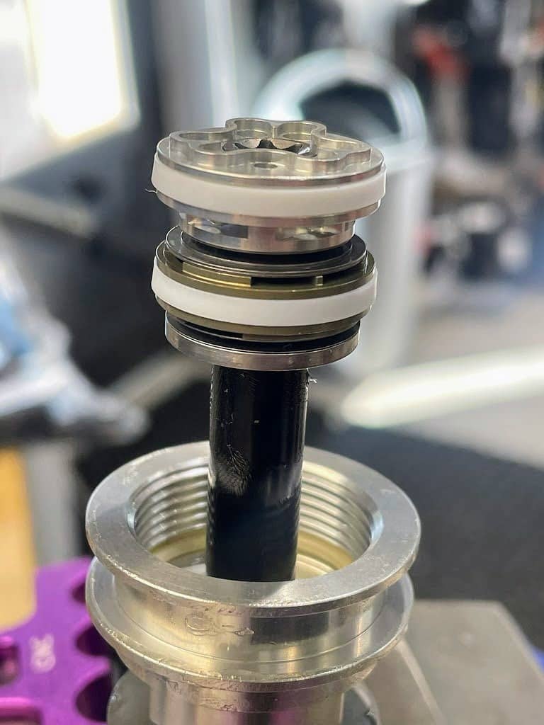 Serwis Damper FOX IsoStrut