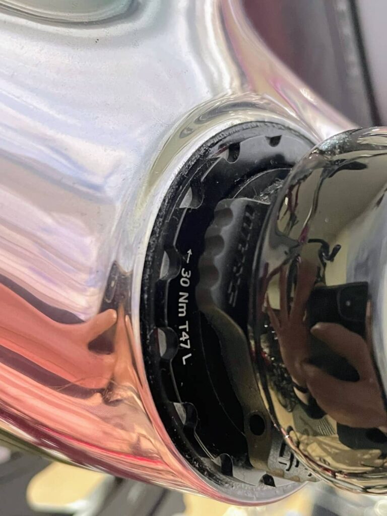 Śruba miski suportu